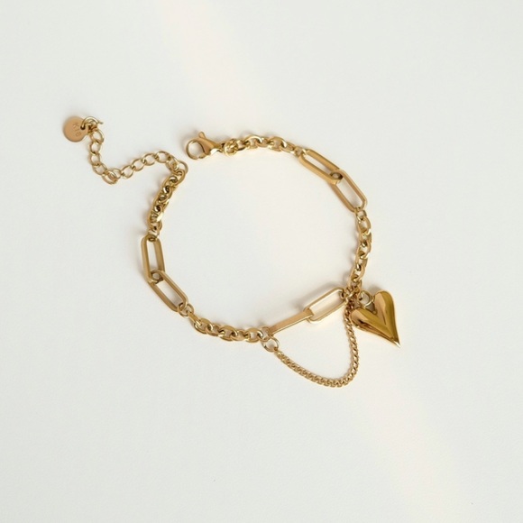 Heart Link Chain Layer Bracelet | 18K Gold Plated Stainless Steel - Picture 2 of 2